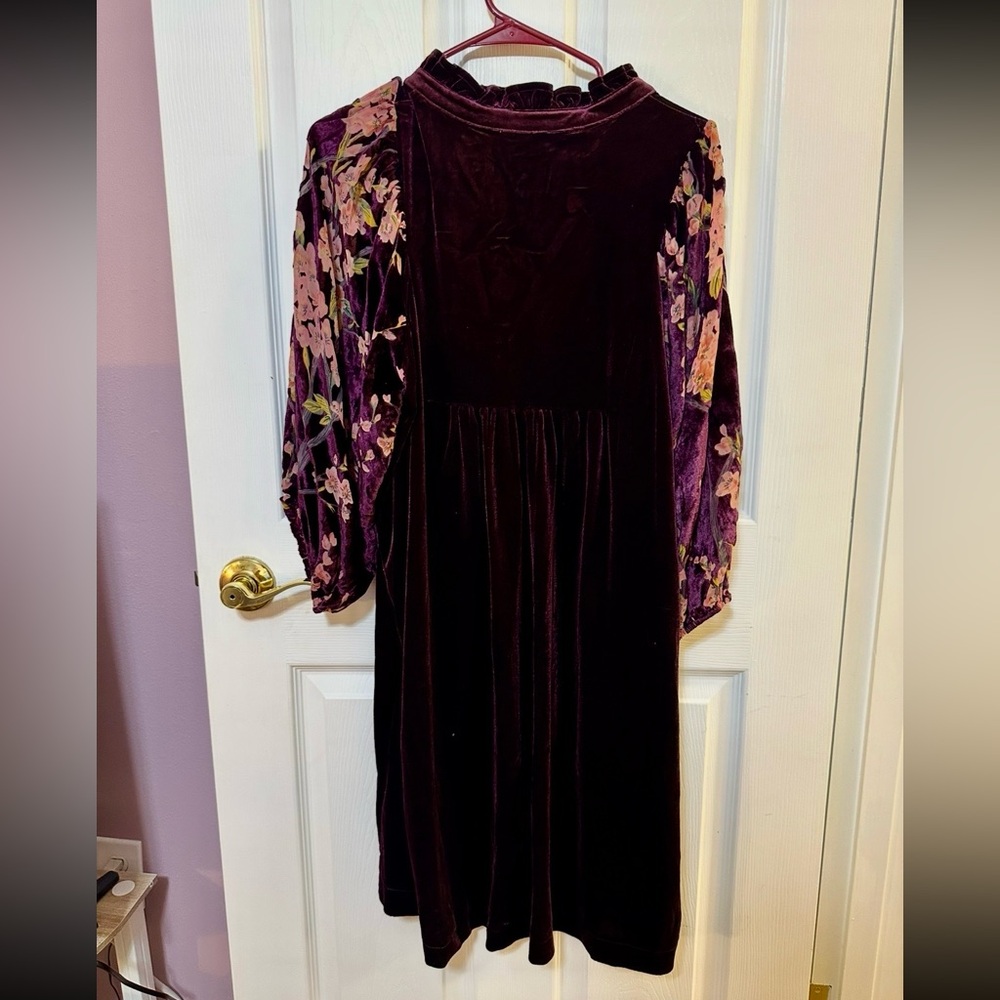 Umgee Large Like New Plum Velvet Floral Mini Dress With Floral Burnout Sleeves - Picture 5 of 5